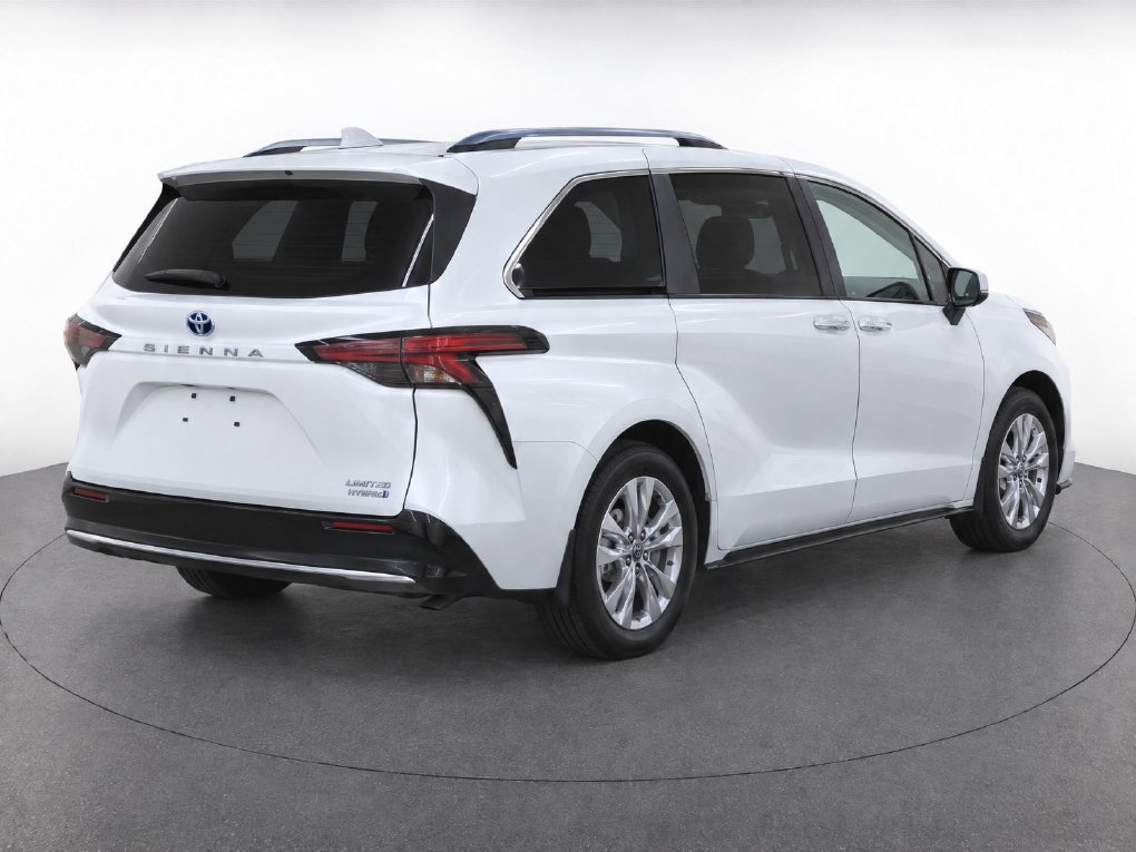 Used 2024 Toyota Sienna Limited FWD image 6