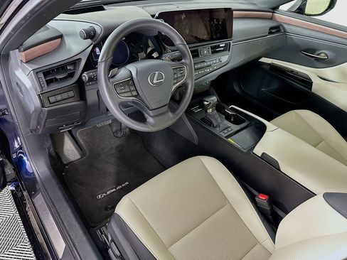 Used 2025 Lexus ES 300h w/ Premium Package image 9