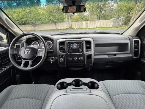 Used 2018 RAM 1500 Express AWD/4WD image 9