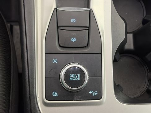 Used 2021 Ford Explorer XLT image 28