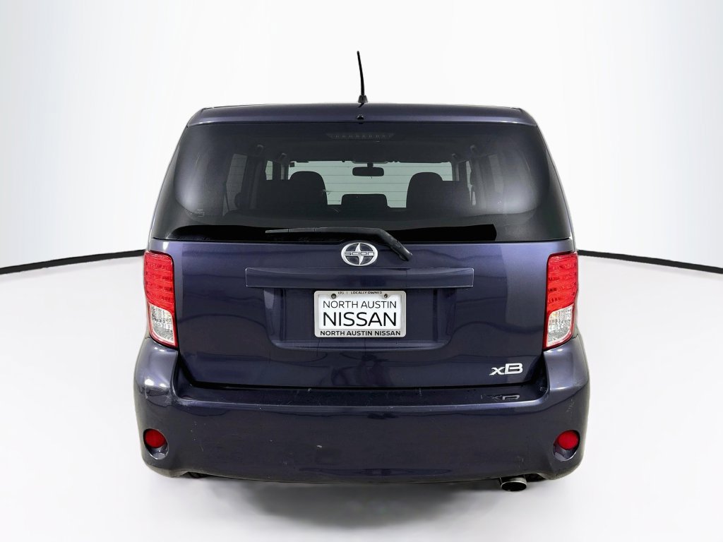 Used 2012 Scion xB FWD image 6