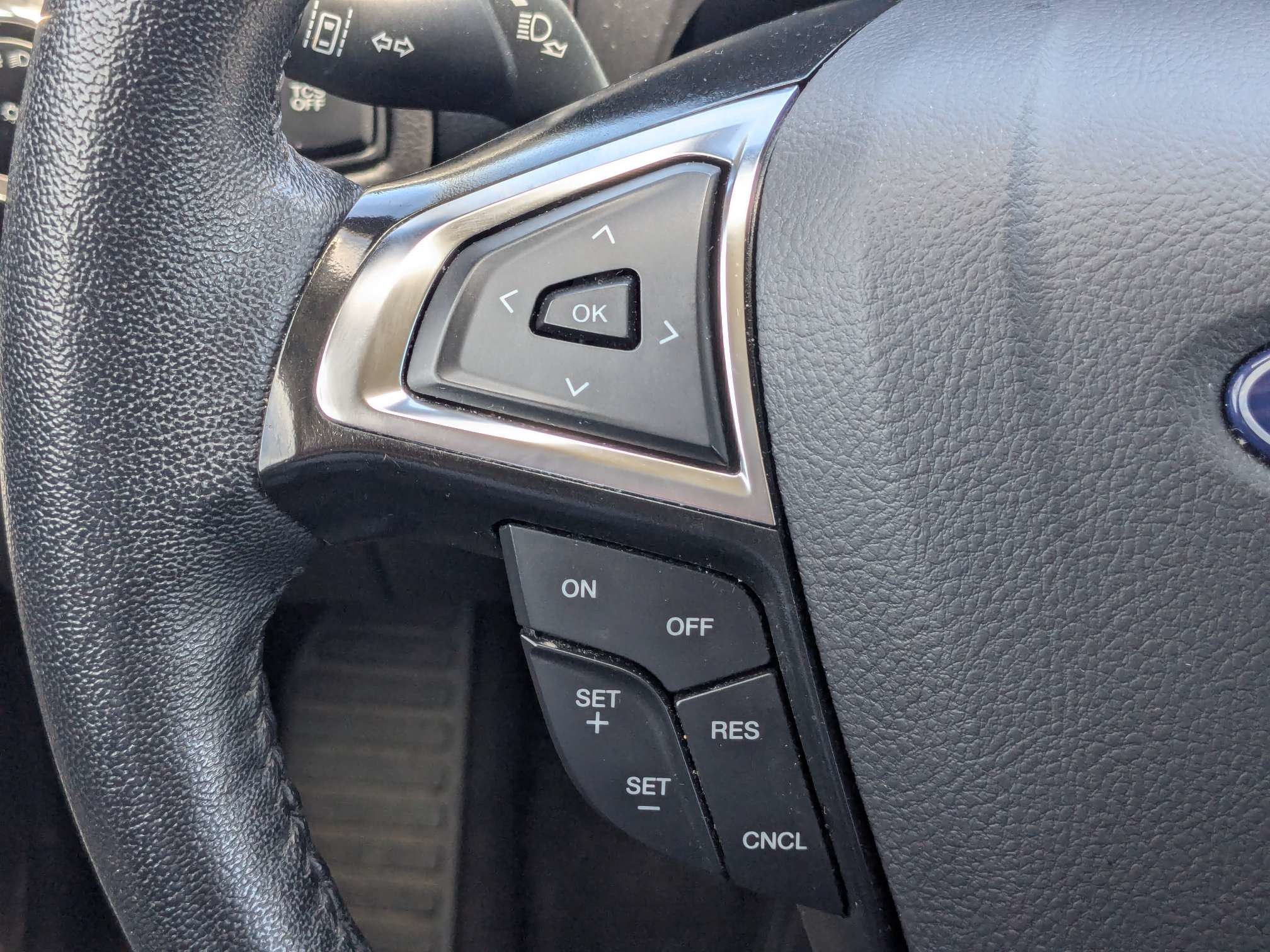 Used 2024 Ford Edge SEL AWD/4WD image 25