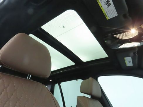 Used 2024 BMW X5 xDrive40i w/ Executive Package image 19