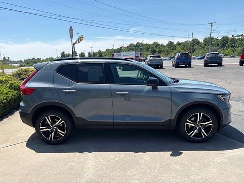Certified 2023 Volvo XC40 B5 Plus w/ Driver Assist Package AWD/4WD image 5