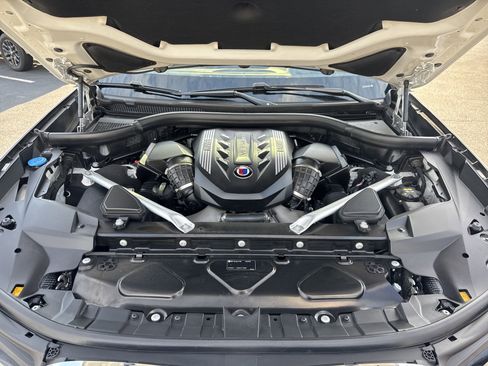 Used 2022 BMW ALPINA XB7 image 43
