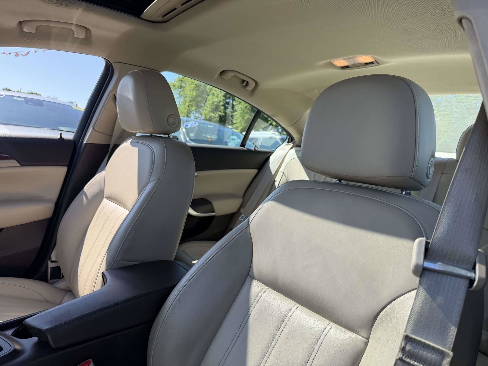 Used 2017 Buick Regal Premium w/ Driver Confidence Package #1 FWD image 10