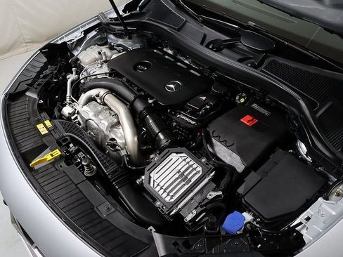 Certified 2025 Mercedes-Benz GLA 250 4MATIC image 40