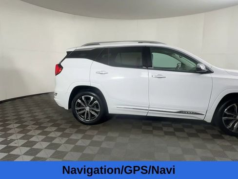 Used 2020 GMC Terrain Denali w/ Denali Premium Package image 3