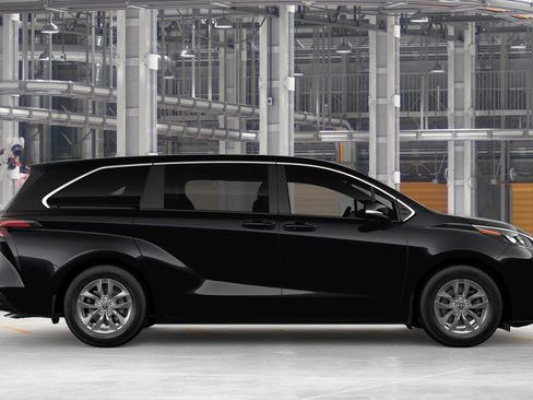 New 2026 Toyota Sienna LE FWD image 14