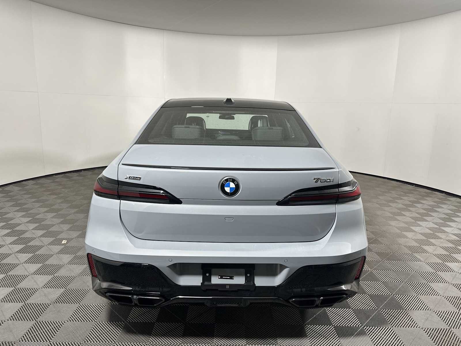 New 2026 BMW 760i xDrive w/ Executive Package AWD/4WD image 2