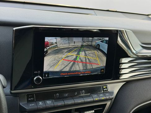 Used 2025 Toyota Camry LE image 26