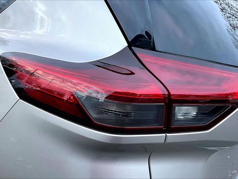 Used 2021 Nissan Rogue SL image 26