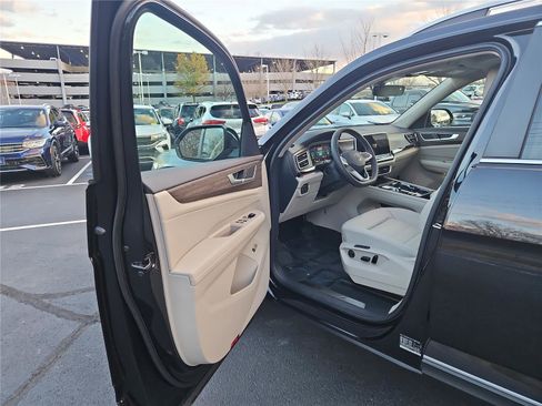 New 2026 Volkswagen Atlas SEL image 10