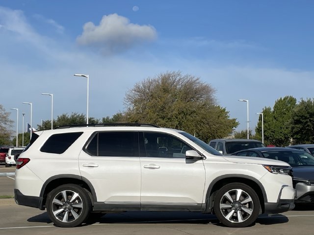 Used 2023 Honda Pilot Elite image 3