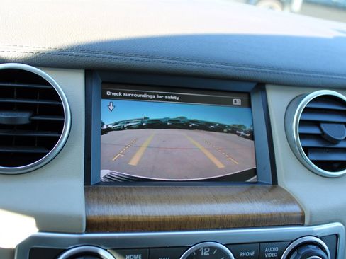 Used 2016 Land Rover LR4 HSE image 28