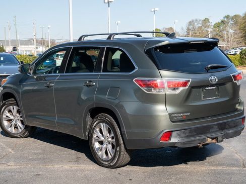 Used 2015 Toyota Highlander LE image 3