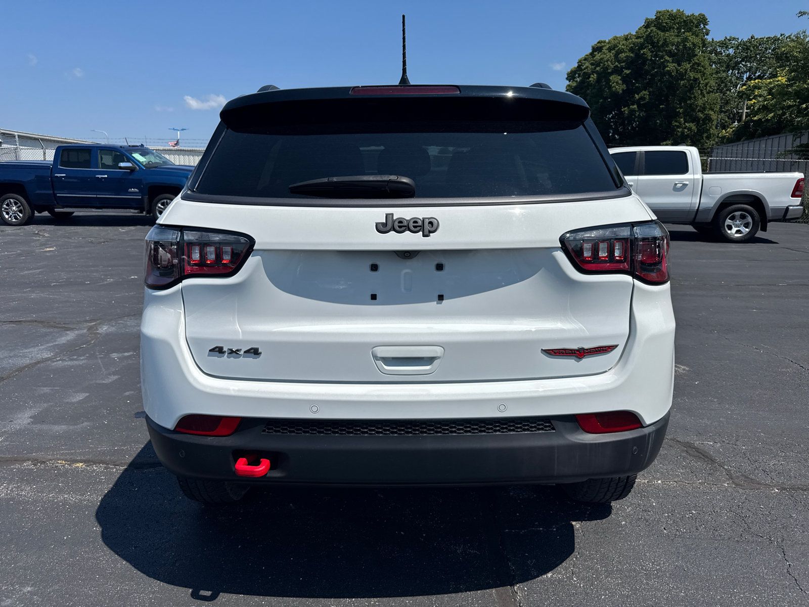 Used 2022 Jeep Compass Trailhawk AWD/4WD image 4