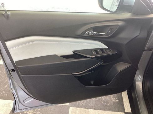 Used 2025 Chevrolet Trax LT FWD image 21