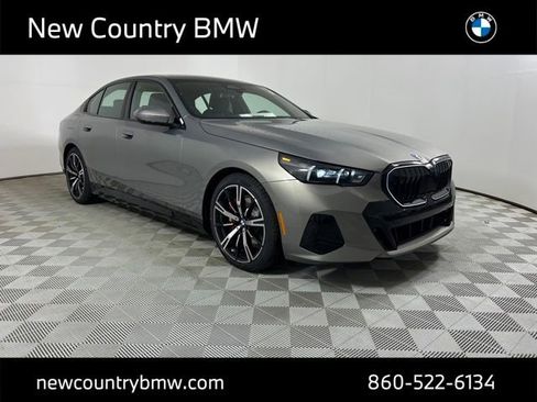 New 2026 BMW 550e xDrive w/ Premium Package image 1