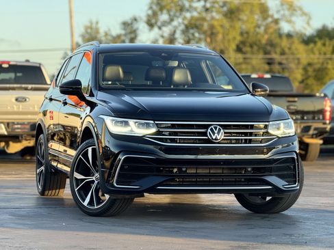 Used 2022 Volkswagen Tiguan SEL R-Line image 3