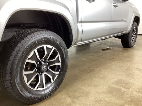 Used 2023 Toyota Tacoma TRD Sport w/ Advanced Technology Package AWD/4WD image 9