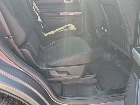 Used 2021 Ford Explorer XLT RWD image 30