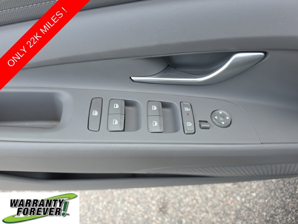 Used 2024 Hyundai Elantra SEL FWD image 17