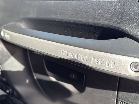 Used 2017 Jeep Wrangler Unlimited Sahara image 29