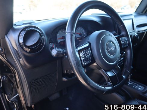 Used 2017 Jeep Wrangler Sahara image 18