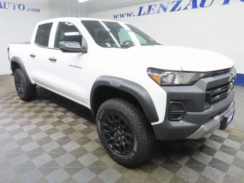 Used 2025 Chevrolet Colorado Trail Boss image 3