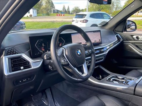 Certified 2024 BMW X5 xDrive40i w/ Parking Assistance Package AWD/4WD image 17