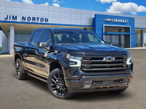 Used 2025 Chevrolet Silverado 1500 High Country w/ High Country Premium Package AWD/4WD image 1
