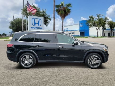 Used 2025 Mercedes-Benz GLS 450 4MATIC image 4