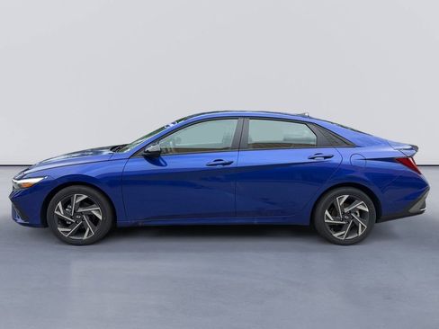Used 2025 Hyundai Elantra SEL FWD image 6