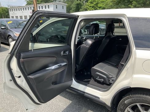 Used 2019 Dodge Journey GT AWD/4WD image 12