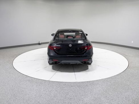 Used 2022 Alfa Romeo Giulia Veloce AWD/4WD image 34