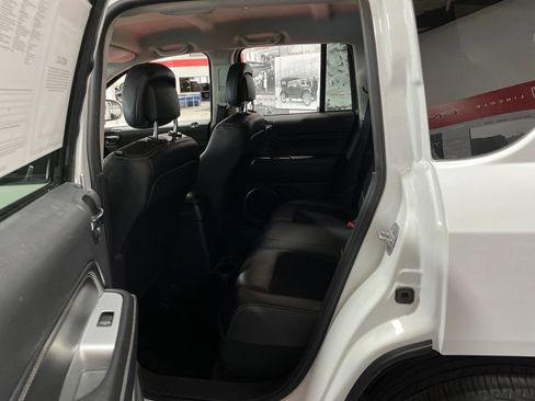 Used 2016 Jeep Compass Latitude AWD/4WD image 14