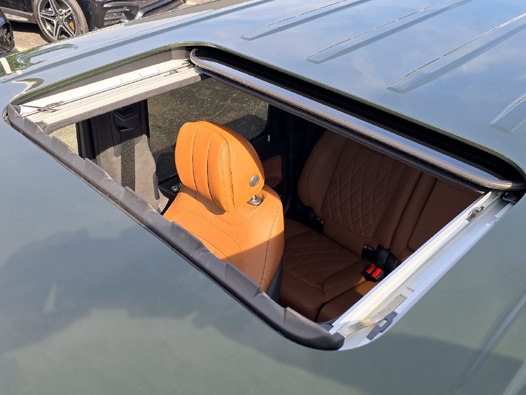 New 2027 Mercedes-Benz G 580 e image 4