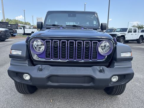 Used 2024 Jeep Wrangler Unlimited Sport AWD/4WD image 2
