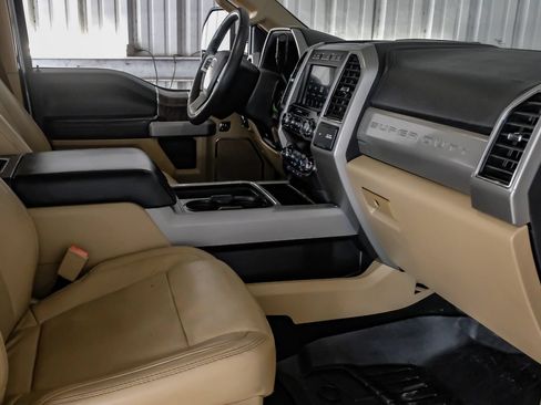 Used 2019 Ford F250 Lariat w/ Lariat Ultimate Package AWD/4WD image 12