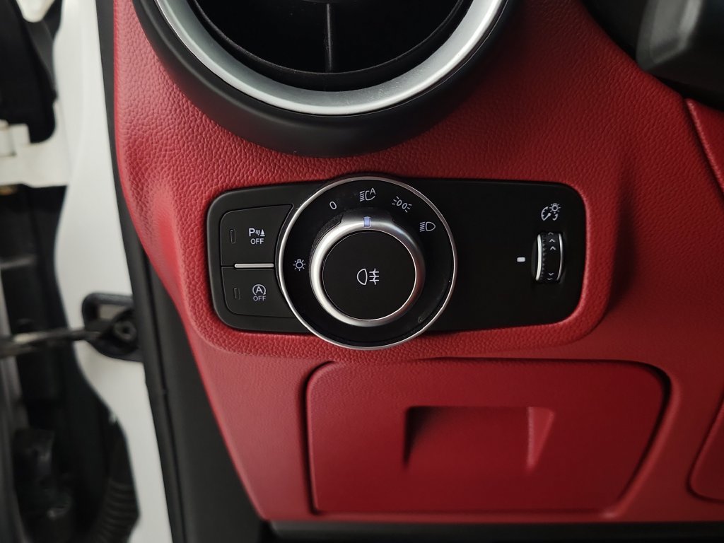 Used 2019 Alfa Romeo Stelvio AWD w/ Cold Weather Package image 12