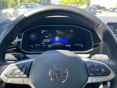 Used 2025 Volkswagen Jetta SE FWD image 27
