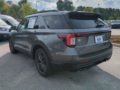 Used 2025 Ford Explorer ST AWD/4WD image 6