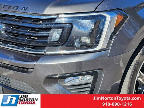 Used 2021 Ford Expedition Limited image 11