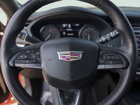 Used 2022 Cadillac XT4 Premium Luxury w/ Technology Package FWD image 15