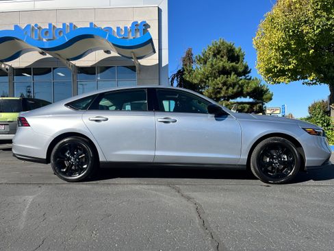 New 2025 Honda Accord SE image 4