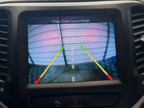 Used 2017 Jeep Cherokee Overland w/ Heavy Duty Protection Group image 16