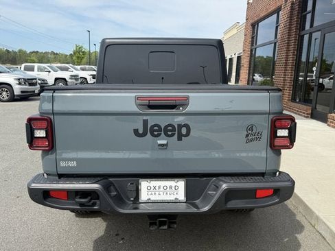 Used 2024 Jeep Gladiator Sport AWD/4WD image 5