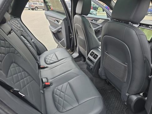 Used 2021 Jaguar F-PACE S image 11