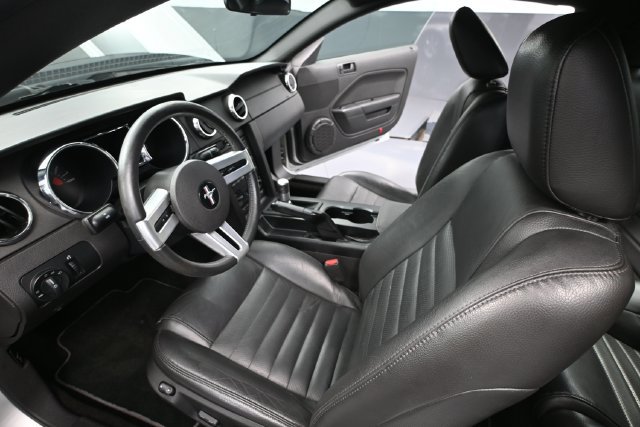 Used 2006 Ford Mustang GT Premium RWD image 16